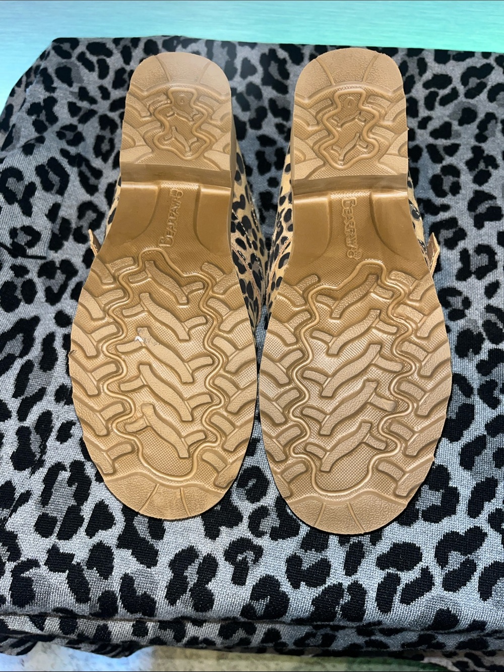 Leopard Print Fleece-Lined Clogs Bearpaw size 9 super fun NWOT - Picture 4 of 9
